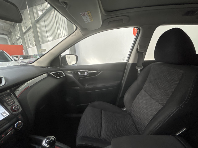 Nissan Nissan Qashqai II (J11) 1.6 DCI 130ch N-Connecta - toit panormaique