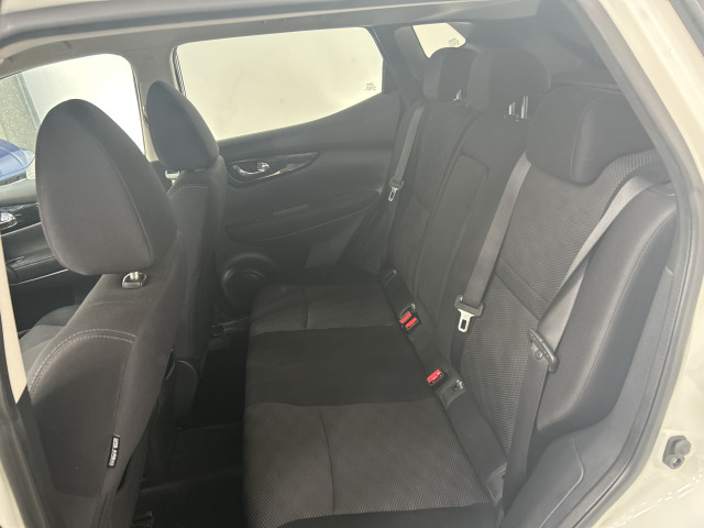 Nissan Nissan Qashqai II (J11) 1.6 DCI 130ch N-Connecta - toit panormaique