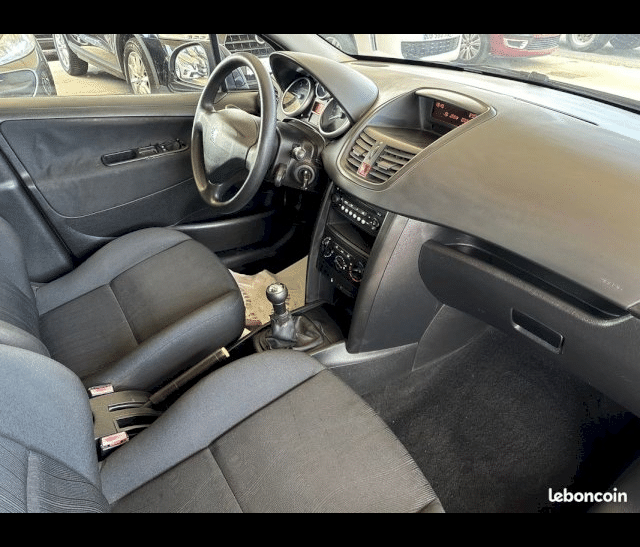 Peugeot Peugeot 207  1.6 HDi110 Executive 5p
