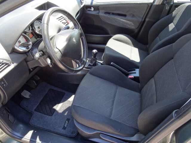 Peugeot Peugeot 207  1.6 HDi90 Sport Pack 5p