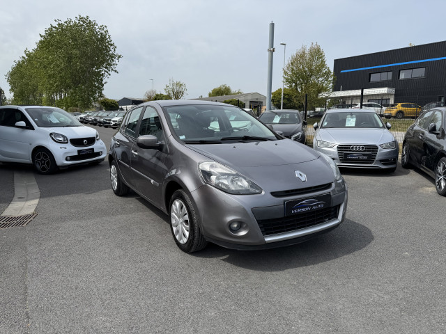 Renault CLIO 1.2i 16V 75 GPS TOM TOM CLIM 5P 