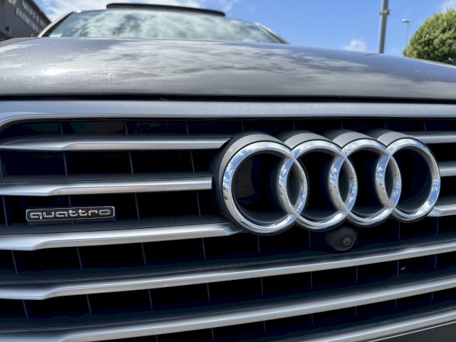 Audi Q7 e-tron 3.0 V6 TDI 373 AVUS CROCHET CAM 360 BVA
