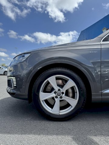 Audi Q7 e-tron 3.0 V6 TDI 373 AVUS CROCHET CAM 360 BVA