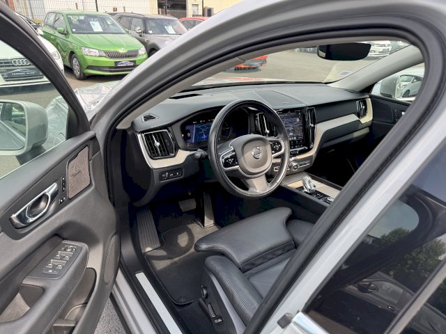 Volvo XC60 T6 AWD 253 + 145 GPS CAM 360 PANO CUIR BVA