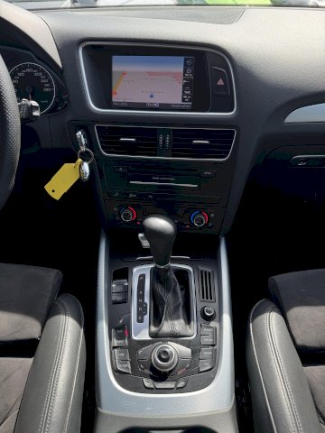 Audi Q5 3.0 V6 TDI 240 4x4 AVUS GPS TOIT PANO CAM BVA