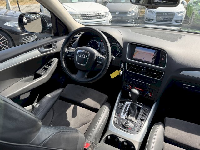 Audi Q5 3.0 V6 TDI 240 4x4 AVUS GPS TOIT PANO CAM BVA
