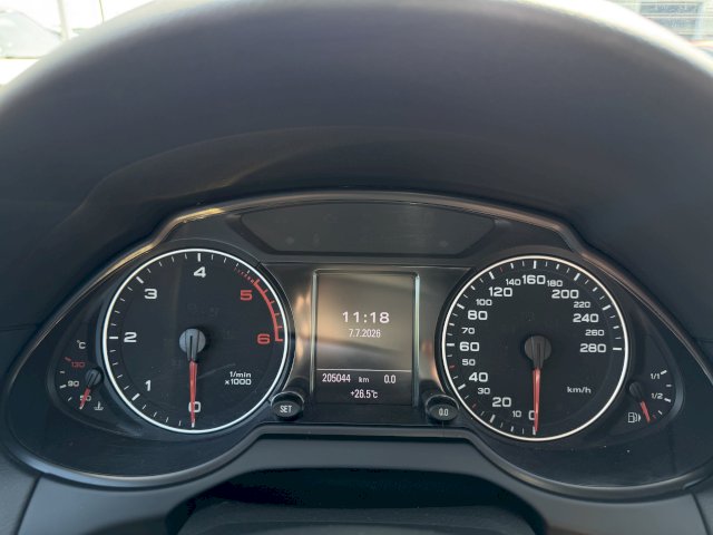 Audi Q5 3.0 V6 TDI 240 4x4 AVUS GPS TOIT PANO CAM BVA