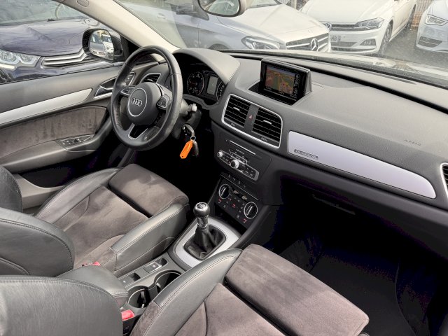 Audi Q3 2.0 TDI 150 4x4 GPS TOIT PANO CROCHET XENON LED