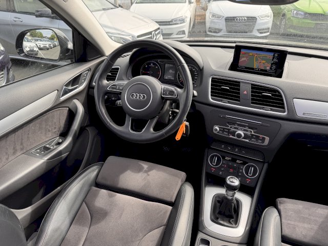 Audi Q3 2.0 TDI 150 4x4 GPS TOIT PANO CROCHET XENON LED