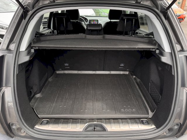 Peugeot 2008 1.6 BlueHDi 120 ALLURE GPS CARPLAY LED