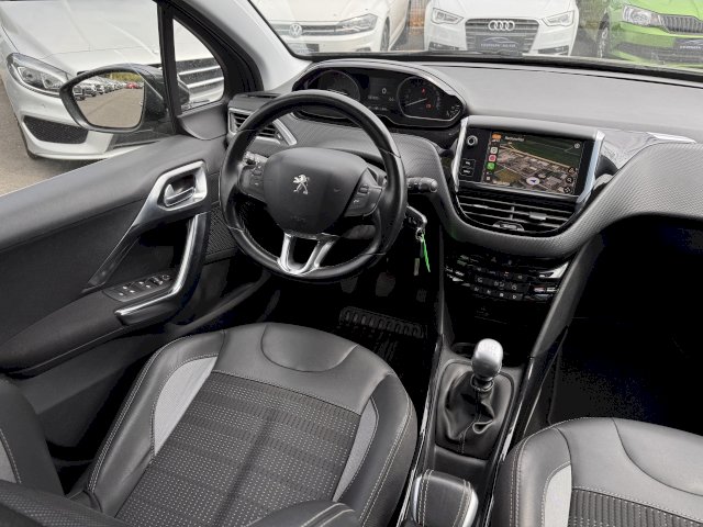 Peugeot 2008 1.6 BlueHDi 120 ALLURE GPS CARPLAY LED