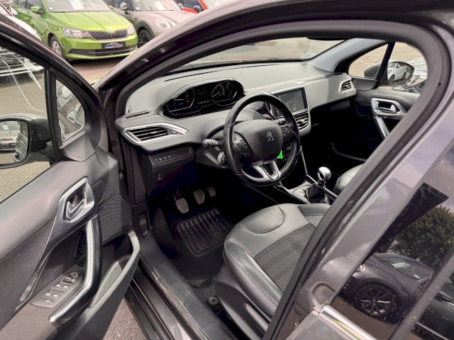 Peugeot 2008 1.6 BlueHDi 120 ALLURE GPS CARPLAY LED