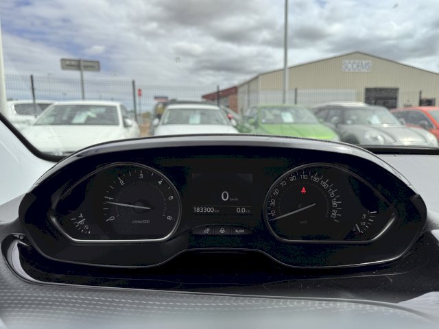 Peugeot 2008 1.6 BlueHDi 120 ALLURE GPS CARPLAY LED