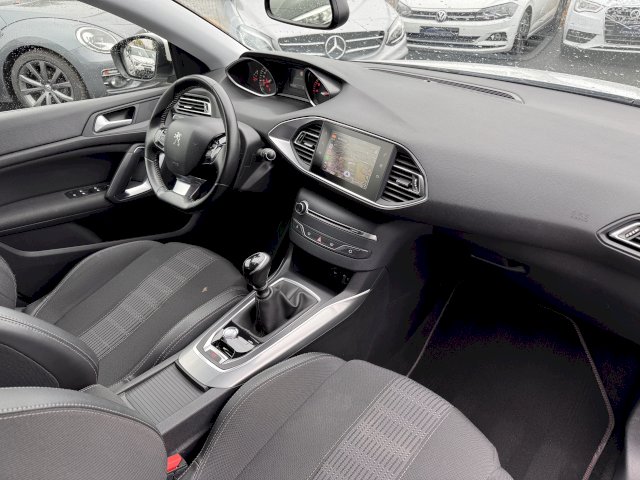 Peugeot 308 1.5 BlueHDi 130 ALLURE GPS CARPLAY CAMERA LED
