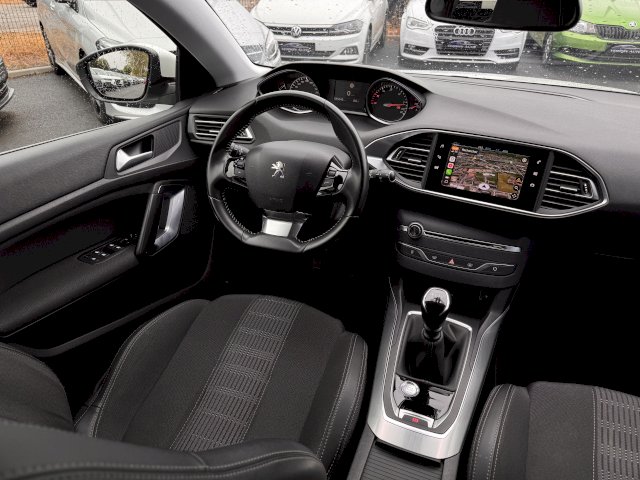 Peugeot 308 1.5 BlueHDi 130 ALLURE GPS CARPLAY CAMERA LED