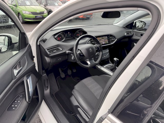 Peugeot 308 1.5 BlueHDi 130 ALLURE GPS CARPLAY CAMERA LED