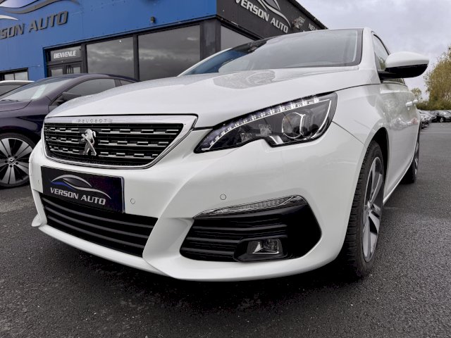 Peugeot 308 1.5 BlueHDi 130 ALLURE GPS CARPLAY CAMERA LED