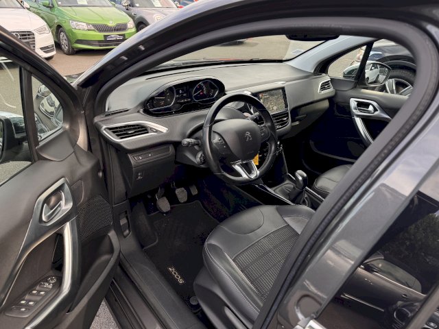 Peugeot 2008 1.5 BlueHDi 100 GPS CARPLAY CAMERA LED