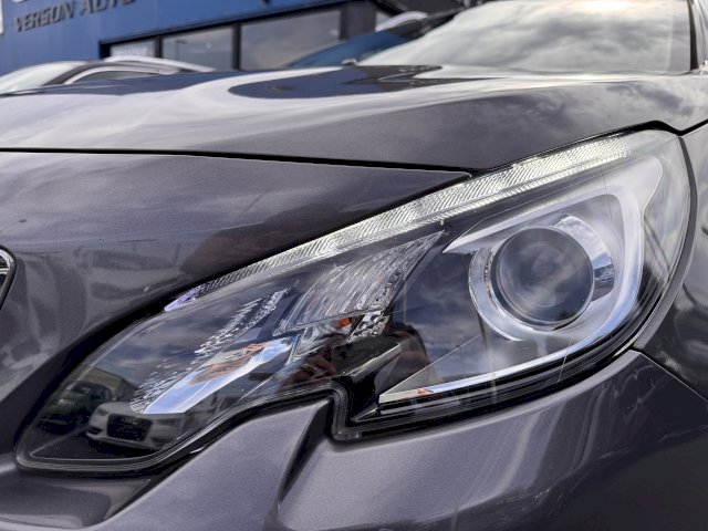 Peugeot 2008 1.5 BlueHDi 100 GPS CARPLAY CAMERA LED