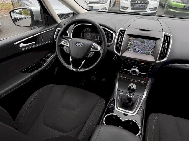 Ford S-Max 2.0 TDCi 150 7PL GPS TOIT PANO CARPLAY CAM
