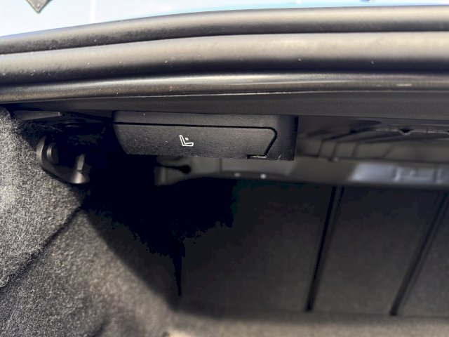BMW serie 3 320dA SPORT GPS TO ACC CAM CUIR FULL LED