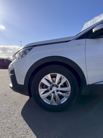 Peugeot 3008 1.5 BlueHDi 130 STYLE GPS CARPLAY CAMERA LED