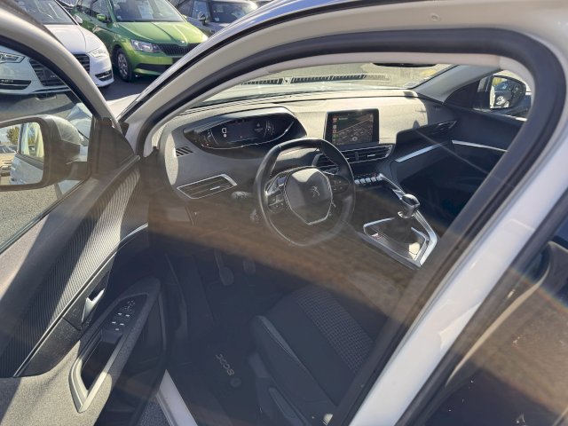 Peugeot 3008 1.5 BlueHDi 130 STYLE GPS CARPLAY CAMERA LED