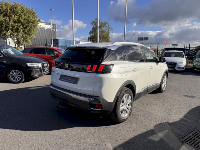 Peugeot 3008 1.5 BlueHDi 130 STYLE GPS CARPLAY CAMERA LED