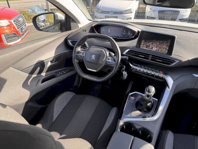 Peugeot 3008 1.5 BlueHDi 130 STYLE GPS CARPLAY CAMERA LED