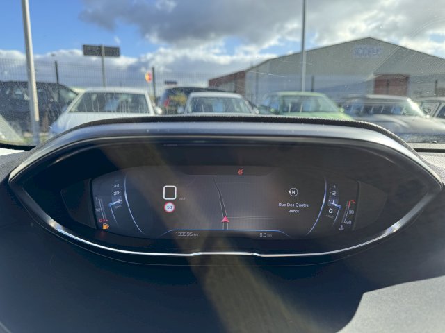 Peugeot 3008 1.5 BlueHDi 130 STYLE GPS CARPLAY CAMERA LED