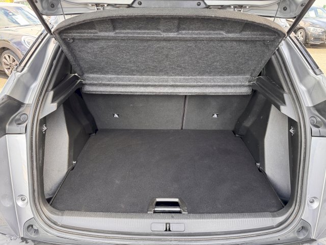 Peugeot 2008 1.5 BlueHDi 110 Roadtrip CARPLAY CAM KEYLESS