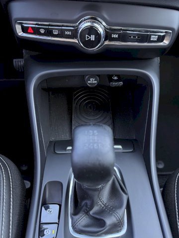 Volvo XC40 D3 150 GPS CARPLAY SIEGES CHAUFFANTS LED