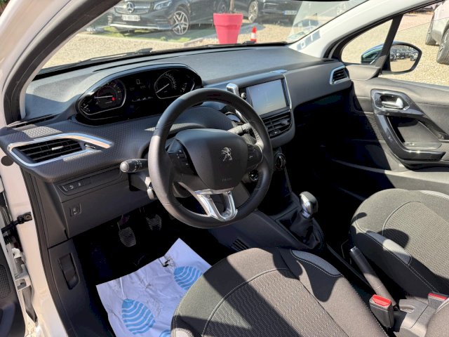 Peugeot Peugeot 208  1.2 PureTech 82ch Style 5p