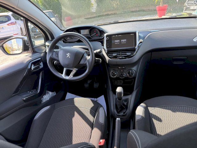 Peugeot Peugeot 208  1.2 PureTech 82ch Style 5p