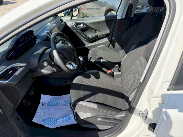Peugeot Peugeot 208  1.2 PureTech 82ch Style 5p