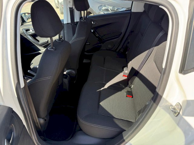 Peugeot Peugeot 208  1.2 PureTech 82ch Style 5p