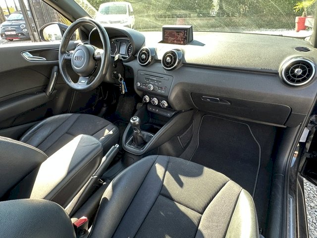 Audi Audi A1  1.6 TDI 105ch FAP S line