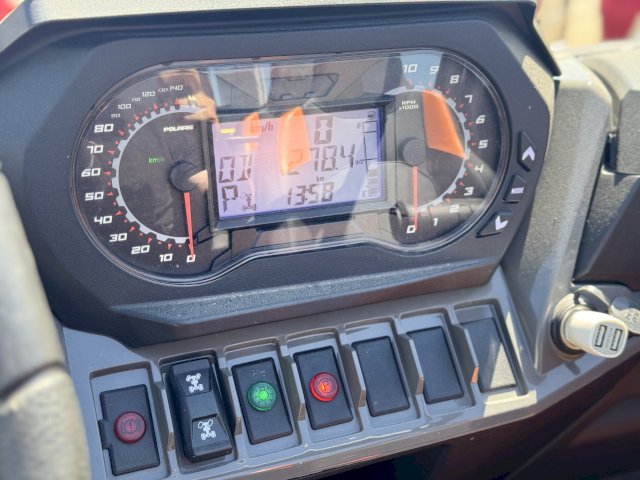 POLARIS RZR 1000 XP 4 places