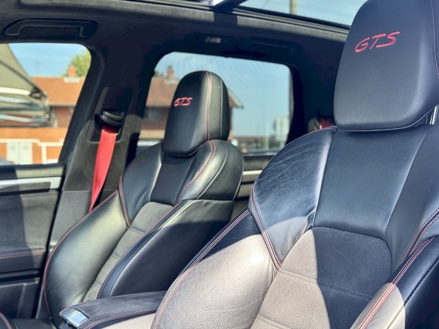 Porsche Porsche Cayenne II (958) 3.6 440ch GTS