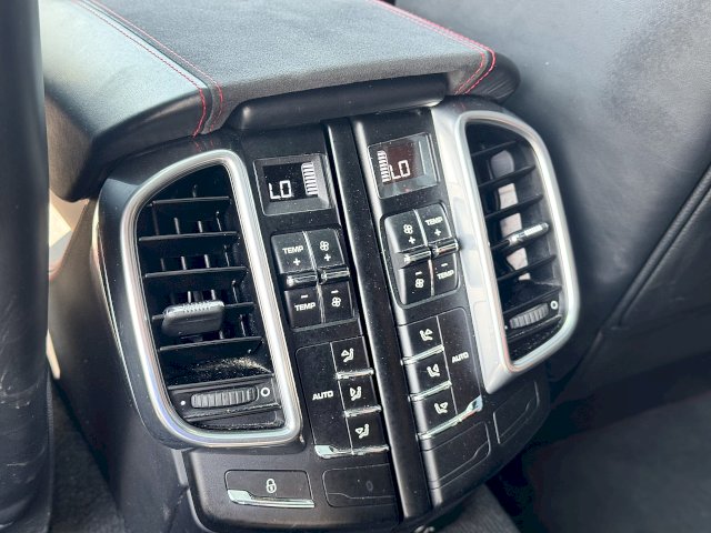 Porsche Porsche Cayenne II (958) 3.6 440ch GTS