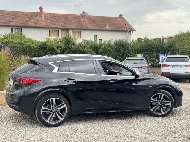 Infiniti Infiniti Q30  2.0t 211ch Sport City Black AWD DCT7