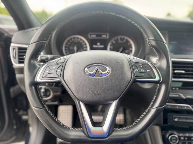 Infiniti Infiniti Q30  2.0t 211ch Sport City Black AWD DCT7