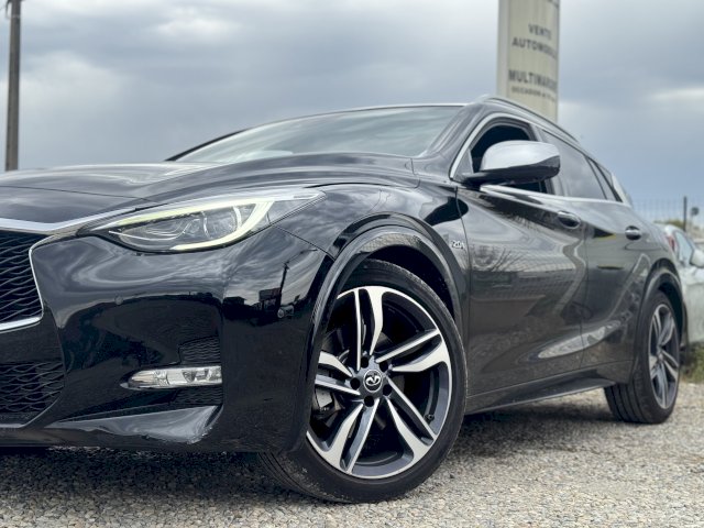 Infiniti Infiniti Q30  2.0t 211ch Sport City Black AWD DCT7