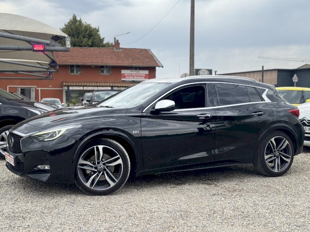 Infiniti Infiniti Q30  2.0t 211ch Sport City Black AWD DCT7
