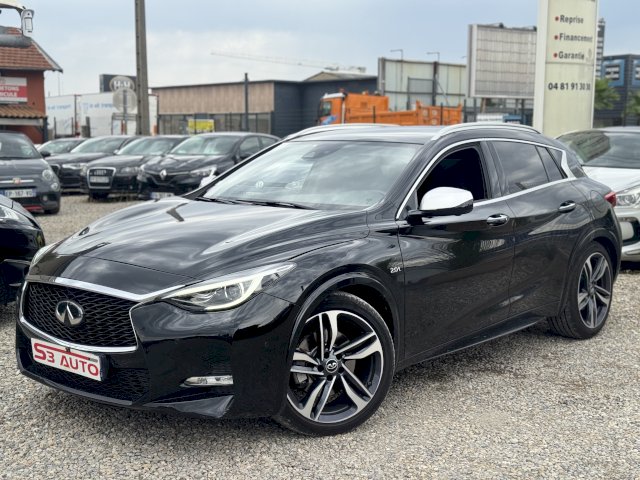 Infiniti Infiniti Q30 2.0t 211ch Sport City Black AWD DCT7