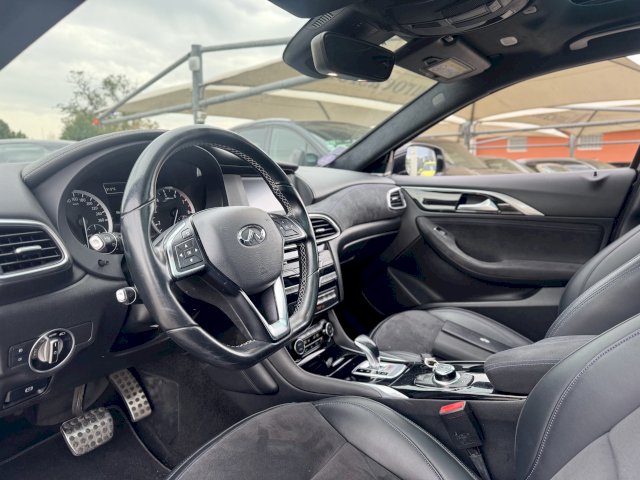 Infiniti Infiniti Q30  2.0t 211ch Sport City Black AWD DCT7