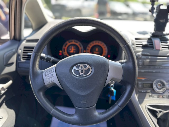 Toyota Toyota Auris  90 D-4D Luna 5p