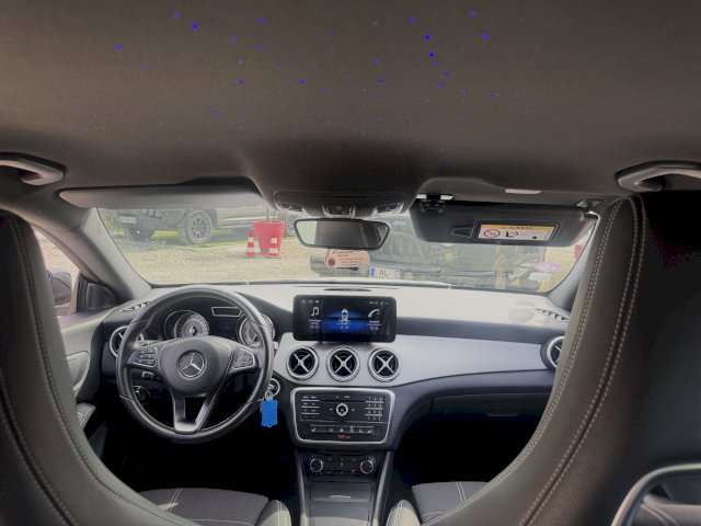 Mercedes-Benz Mercedes-Benz CLA I (C117) 180 Sensation 7G-DCT