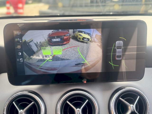 Mercedes-Benz Mercedes-Benz CLA I (C117) 180 Sensation 7G-DCT