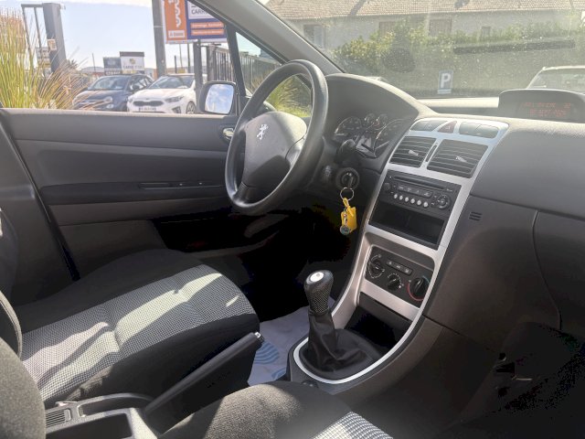 Peugeot Peugeot 307  1.4 16v Confort 5p